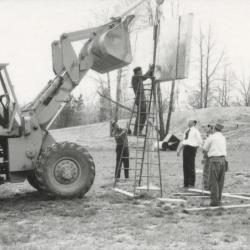 Sarah Sze,&nbsp;<i>Fallen Sky</i>, 2021; <em>Ionic Columns</em>, 1963, Storm King Art Center (installation view, 2022)