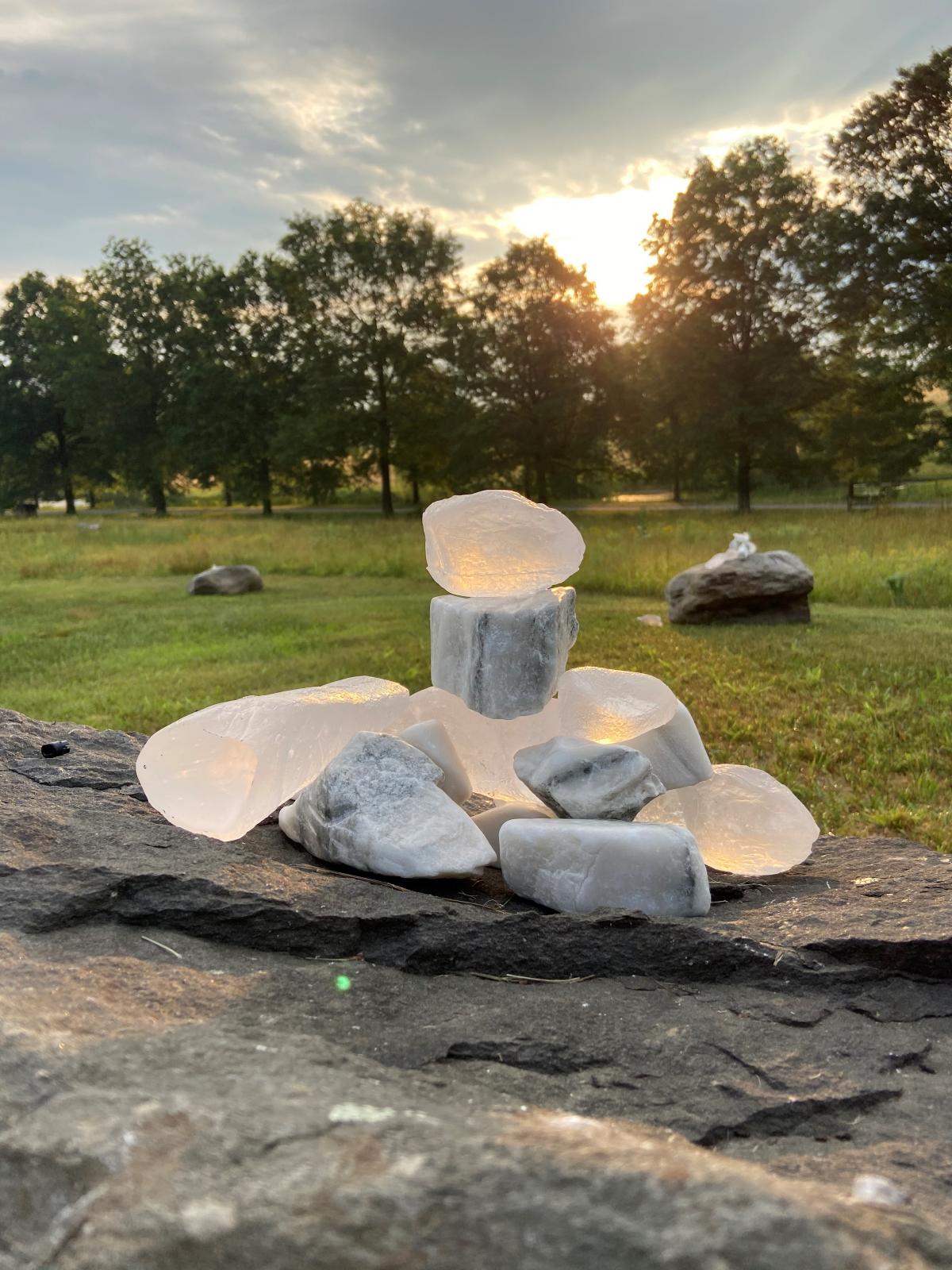 Martha Tuttle, <em>A stone that thinks of Enceladus, </em>2020<br />
(installation view, 2020)