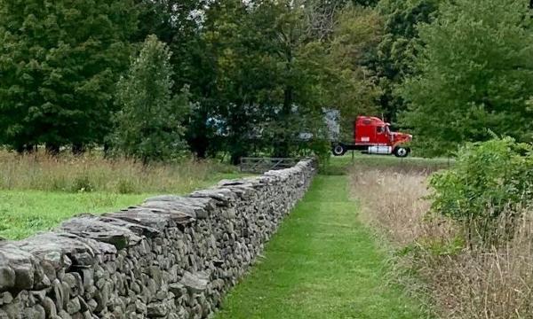 Andy Goldsworthy, <i>Storm King Wall</i>, 1997–98<br />
New York State Thruway and the Storm King Art Center, 2022